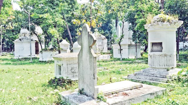 ঢাকার বুকে সতেরো শতকের ইউরোপীয় সমাধিভূমি